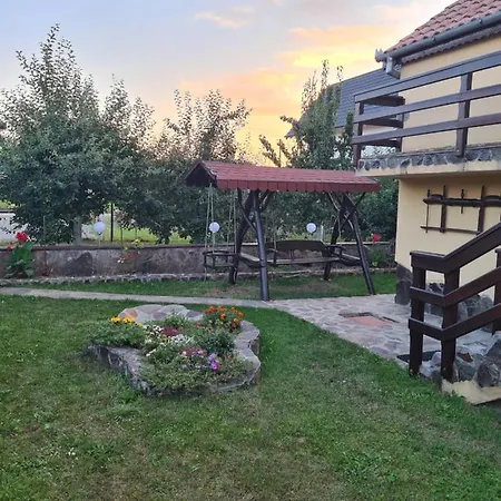 Bed and breakfast Casa Vlasea Albesti 2*